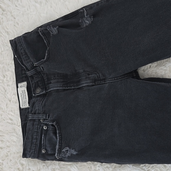 Abercrombie & Fitch Ankle Straight Ultra High Rise Black Distressed Jeans Size 2 - Picture 3 of 8
